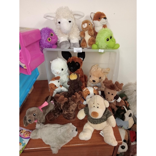 1005 - Lovely selection of smaller plush toys including sheep, reindeer, llama and many more