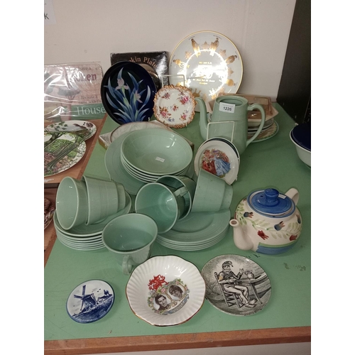 1226 - Lovely green teaset with a selection of decorative ceramics