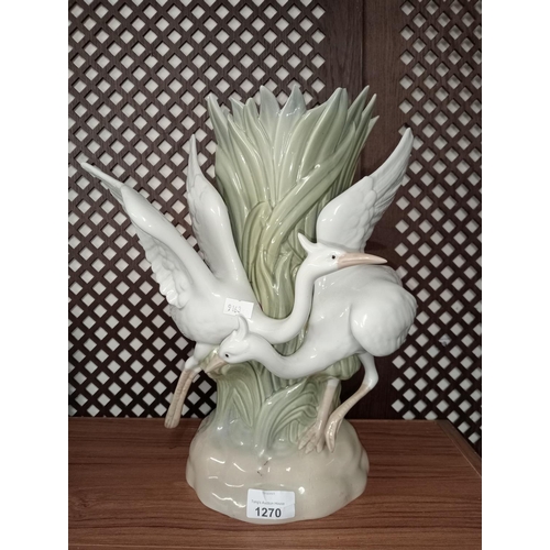 1270 - Stunning detailed vintage bird vase.
35 cm height.