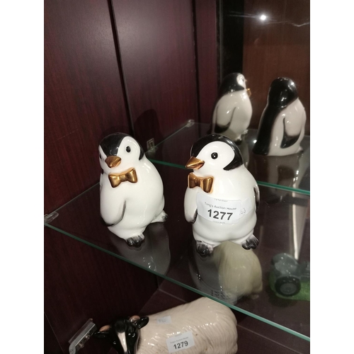 1277 - PORTMEIRION studio penguin large salt and pepper pots.
11cm height.