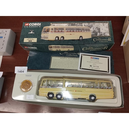 1404 - CORGI THE CONNOISSEUR COLLECTION LIMITED EDITION BEDFORD VAL, WALLACE ARNOLD TOURS COACH.