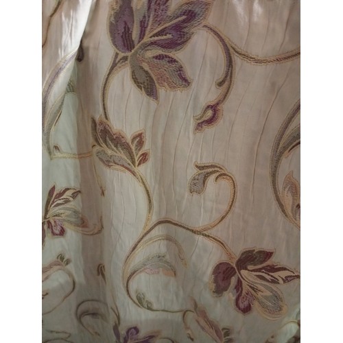 228 - High quality very large set of fully lined floral embossed curtains.
Each curtain is approx 180 widt... 