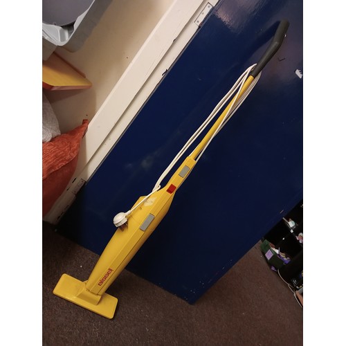 1081A - BISSELL MAGIC BROOM.