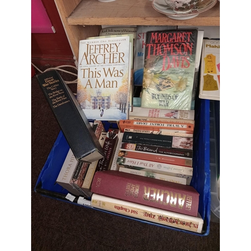 1257 - Collection of books including Jeffrey Archer and Great war stories.