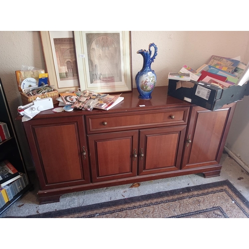 1018 - QUALITY ELEGANT DARK WOOD SIDEBOARD WITH BRASS HANDLES, APPROX 150W X 77H CM