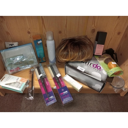 735 - BRAND NEW PRODUCTS INCLUDING OPI/ ELIZABETH GRANT AND MANY MORE HAIR AND BEAUTY ITEMS