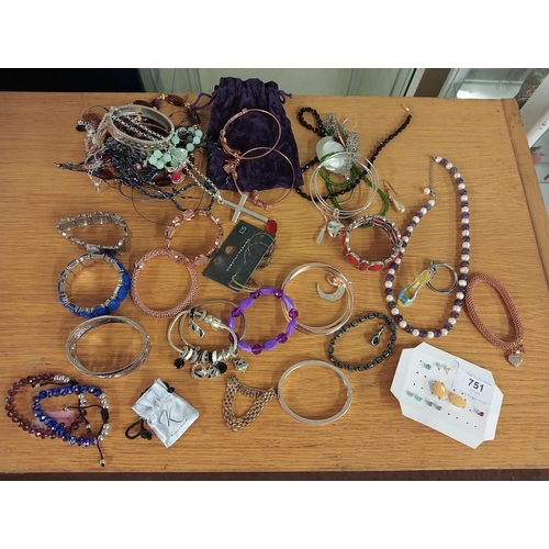 751 - LARGE COLLECTION OF FASHION JEWELLERY