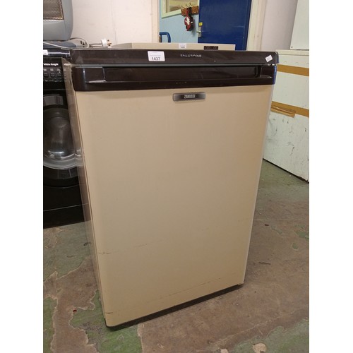 1437 - ZANUSSI UNDER COUNTER FRIDGE IN GOOD WORKING ORDER