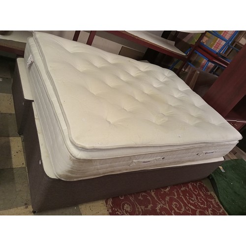 1452 - QUALITY DREAMS TEAM GB BARTON 100 INDIVIDUAL POCKET SPRUNG PILLOW TOPPED MATTRESS DIVAN DOUBLE BED. ... 