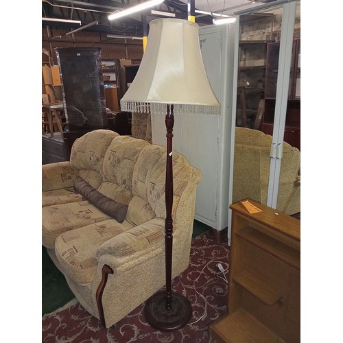 1460 - VINTAGE ELEGANT STANDING LAMP WITH CREAM CRYSTAL SHADE