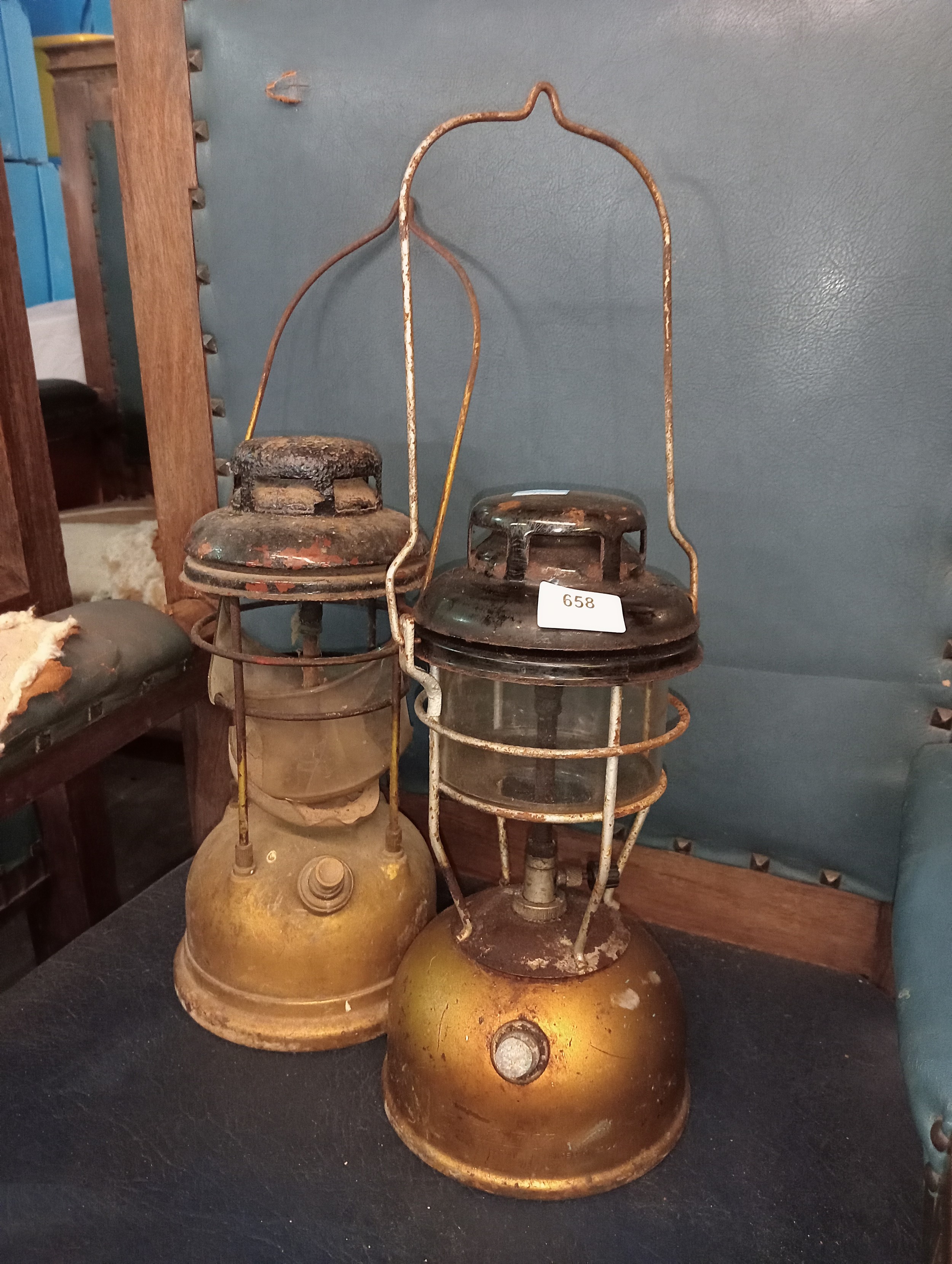 * 2 LARGE ANTIQUE PARAFFIN LAMPS