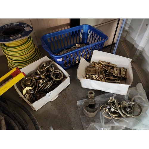 139 - 2 LOTS 139 AND 183 COLLECTION OF ITEMS INCLUDING ROLL OF EARTH WIRE,  FITTINGS HINGES  ETC AND INSUL... 