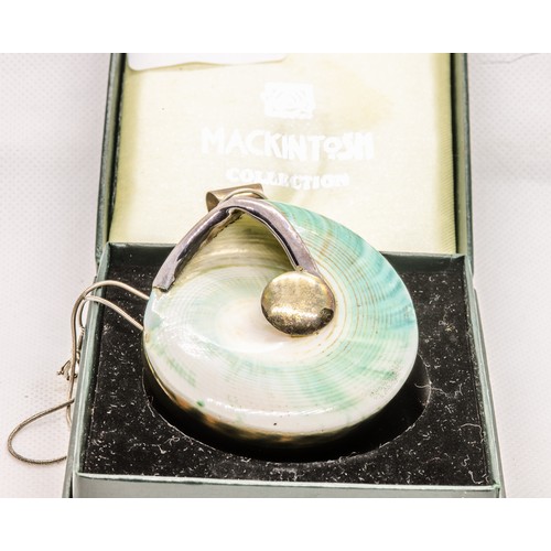 583 - Gorgeous Mackintosh collection 925 silver shell pendant with presentation box