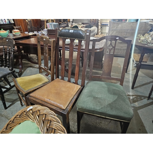 1026 - Three assorted dining chairs