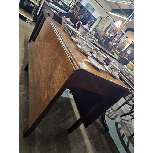 1041 - Drop leaf dining table, extends to 95 x 150cm approx