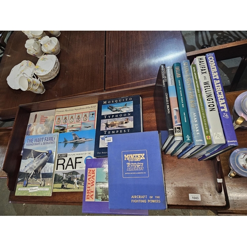 1044 - Large quantity of quality as new books from a collector on the theme of aviation; RAF, COMBAT AIRCRA... 