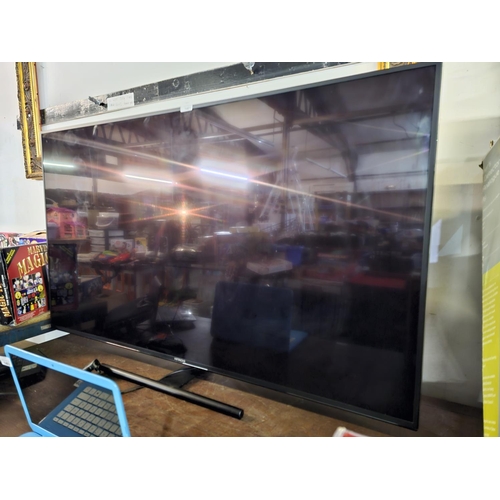 1461 - * HITACHI 55 inch 55HL7000U Smart TV COMPLETE WITH REMOTE. GOOD WORKING ORDER .