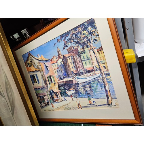 2186 - HEAVY GOLD COLOUR TRI FOLD DRESSING TABLE MIRROR,  LARGE PRINT OF ST TROPEZ, TULIP PRINT