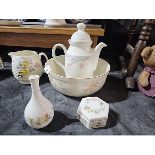 92 - Lot includes Royal Doulton coffee pot, Wedgwood Peach bowl, trinket dish and bud vase, together with... 