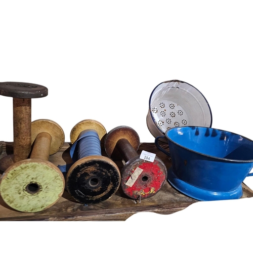 284 - Collection of Vintage spools and 2 vintage enamelled colanders