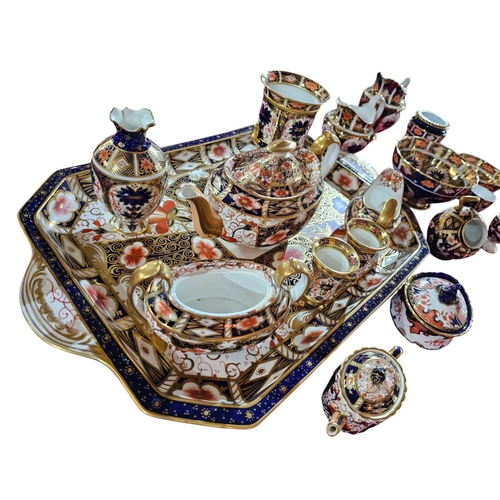 414 - A stunning large collection of 19th century Royal Crown Derby over 135 pieces