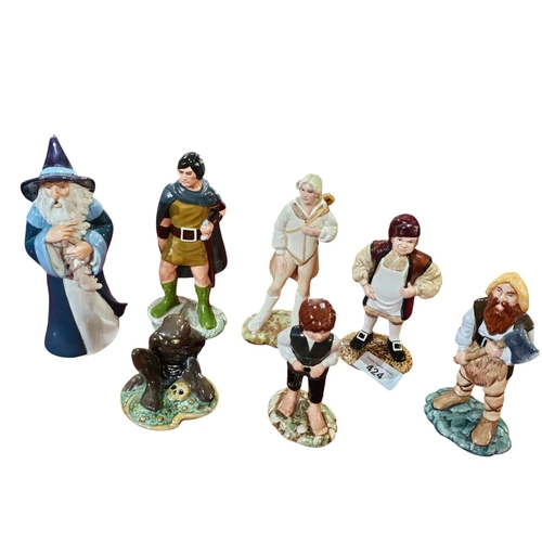 424 - Collection of 10 x pristine Royal Doulton Middle Earth Lord of the Rings figurines, Gandalf, Gollum,... 