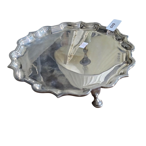 689 - Silver hallmarked charger tray on feet dated 1907 Birmingham over 500g in weight