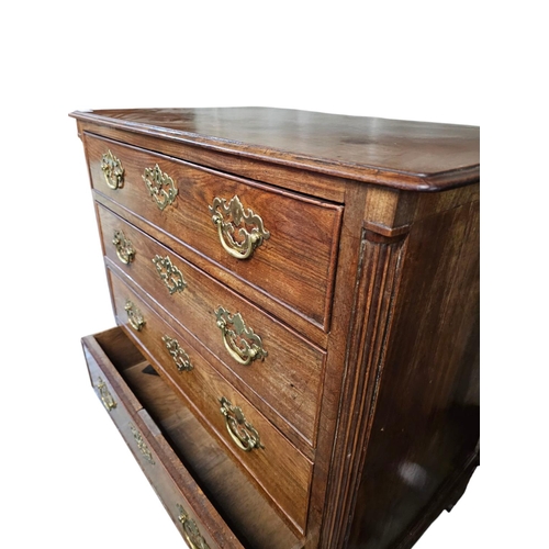 697 - Stunning George III chest of drawers all original features stunning quality