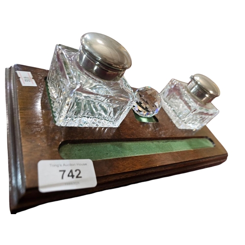 742 - Inkwell set on wooden plinth with 2 glass inkwells with plated tops