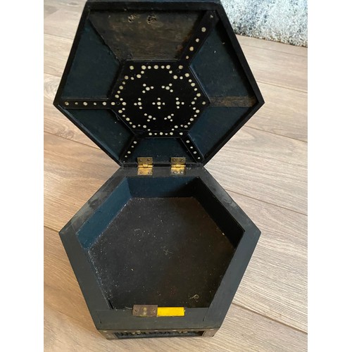 5 - 19th Century hexagonal box crafted from porcupine quills, ebony and bone. Ceylon / Sri Lankan