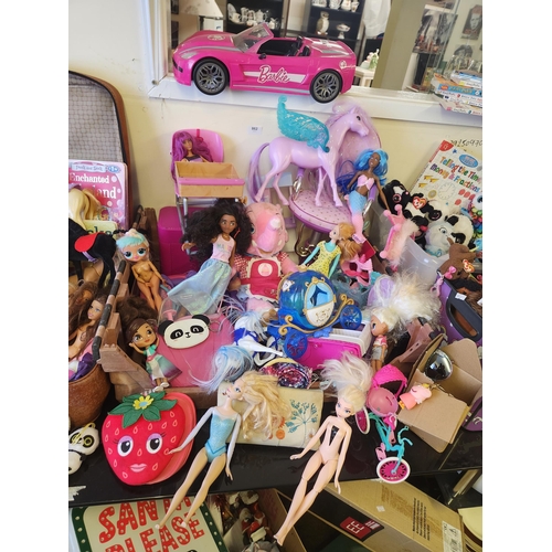 862 - HUGE JOB LOT OF DOLLS, UNICORNS AND TOYS