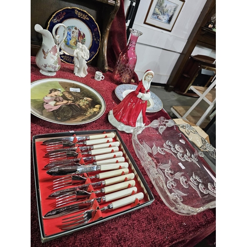 137A - collection of items to include fish cutlery set, musical Leonardo figurine , lovely cut glass dish, ... 