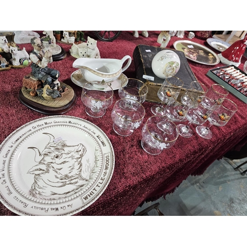 142 - Nice vintage collection of items to include a Marlo figurine, Queen Victoria 1887 golden jubilee pla... 