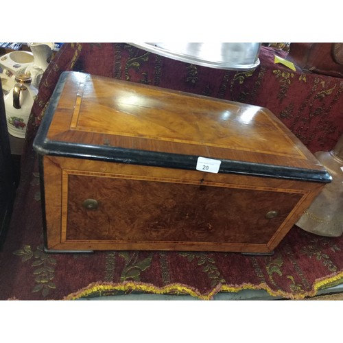 20 - Swiss orchestral music box 5 bells with butterfly hammers in a burr walnut and cross banded case. Wo... 
