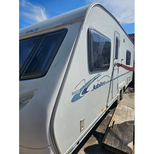 21A - ONLY 10% CARAVAN ACE JUBILEE TWIN AXLE , FIXED BED, ALL ELECTRICS WORKING, FIXED WC, 4 BERTH