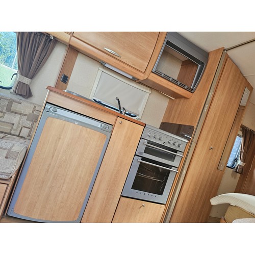 21A - ONLY 10% CARAVAN ACE JUBILEE TWIN AXLE , FIXED BED, ALL ELECTRICS WORKING, FIXED WC, 4 BERTH