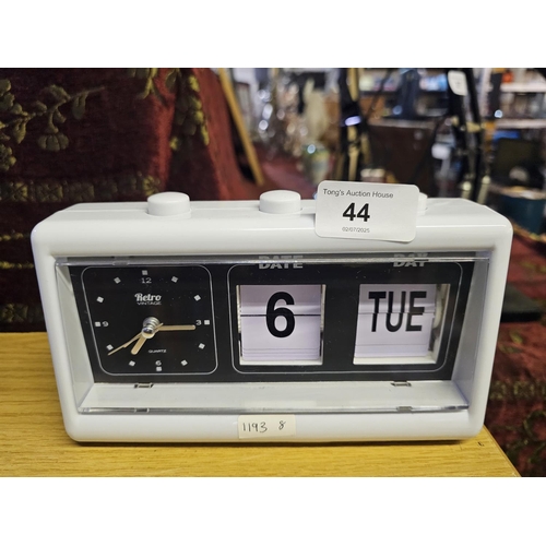 44 - Retro Vintage Quartz clock