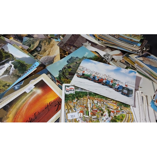 65 - large collection of vintage picture postcards and ephemera