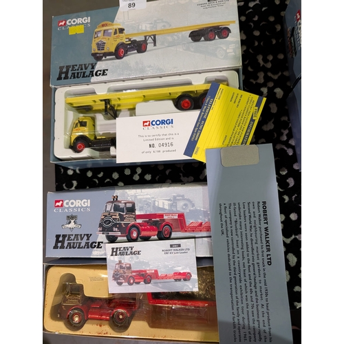 89 - Corgi Classics 1/50 scale die-cast model (12801) featuring a Foden FG articulated long platform trai... 