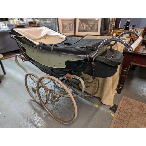 73L - Rare find Silver Cross Windsor pram in British Racing Green colours