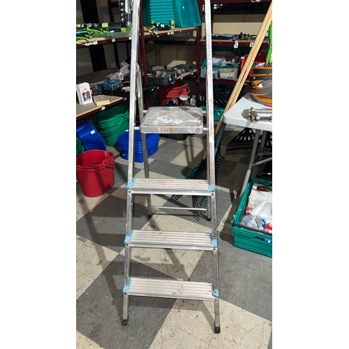 209 - aluminium step ladder,