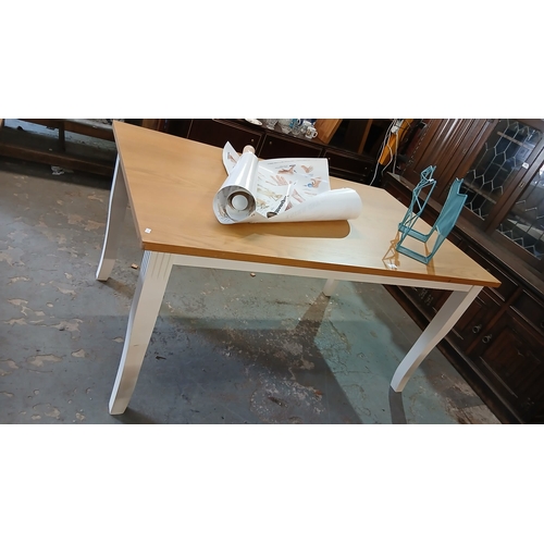 508 - modern wooden dining table featuring a light oak top and white legs