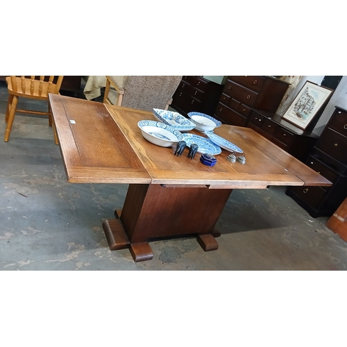 509 - 1920's Art Deco G PLAN Golden oak pull out extending table.
Ebenezer Gomme with EG Label