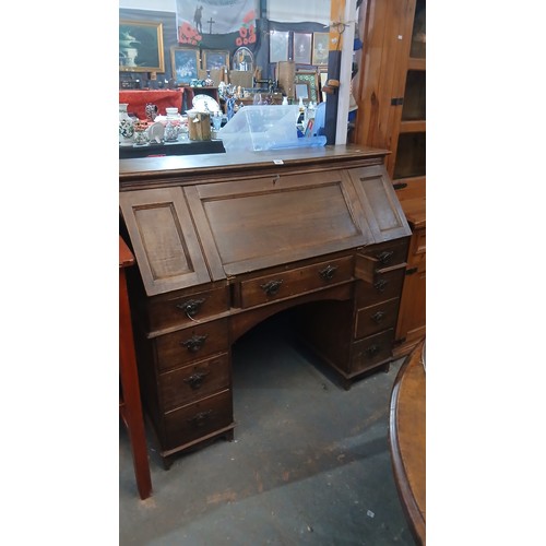 550P - Antique oak desk with original handles, 122 h x 110 h cm