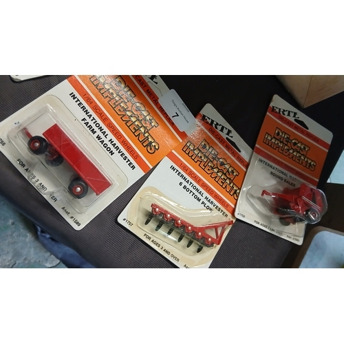 7L - Vintage Ertl Die-Cast Metal Replica farm implements collectable toys featuring 1/64 scale agricultur... 