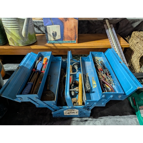 61G - blue metal cantilever toolbox. With contents