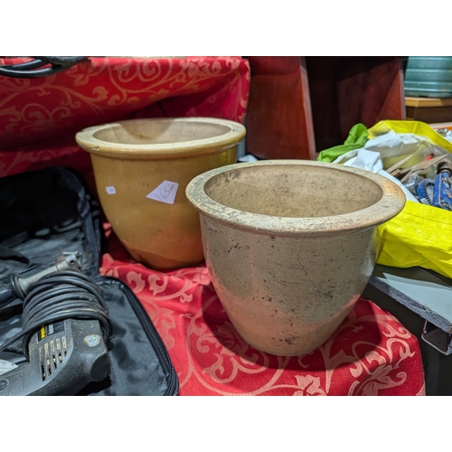 59C - vintage-style glazed ceramic planters.