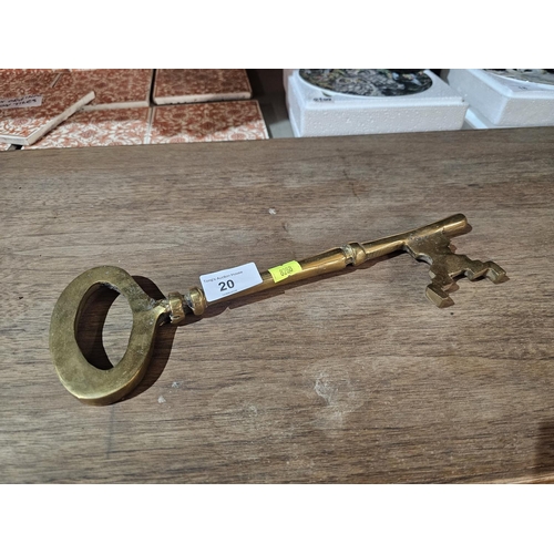 Lot 20        