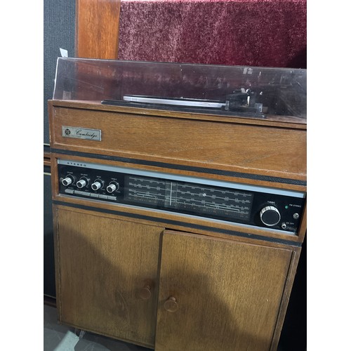 102 - Pye Cambridge stereogram or radiogram featuring a turntable, built-in radio receiver, and matching s... 