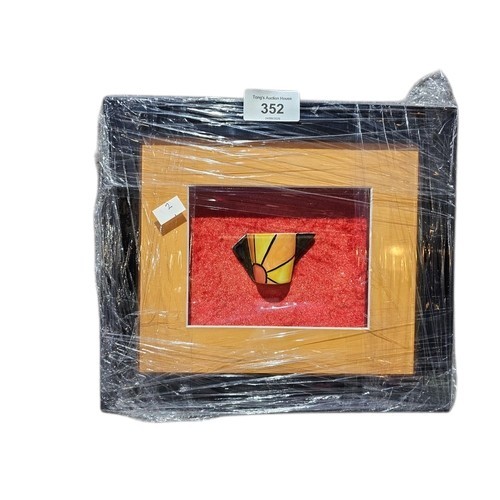 Lot 352       